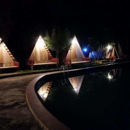 Nongkhiaw Campingsite Swimming Pool Hotel Ban Phathok Bagian luar foto