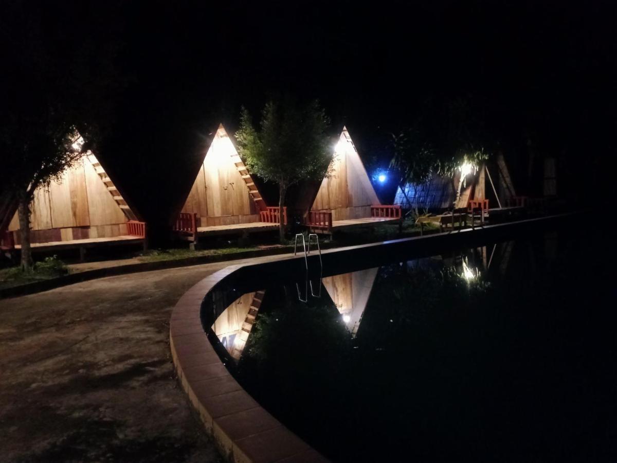 Nongkhiaw Campingsite Swimming Pool Hotel Ban Phathok Bagian luar foto