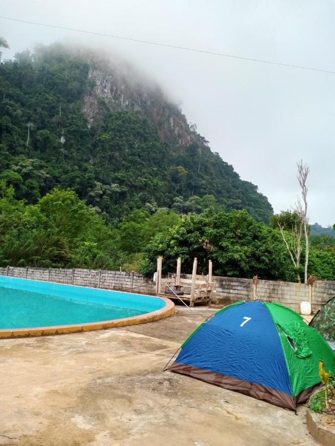 Nongkhiaw Campingsite Swimming Pool Hotel Ban Phathok Bagian luar foto